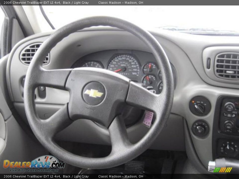 2006 Chevrolet TrailBlazer EXT LS 4x4 Black / Light Gray Photo #32
