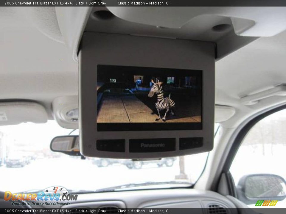 2006 Chevrolet TrailBlazer EXT LS 4x4 Black / Light Gray Photo #33