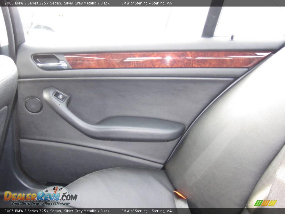 2005 BMW 3 Series 325xi Sedan Silver Grey Metallic / Black Photo #15
