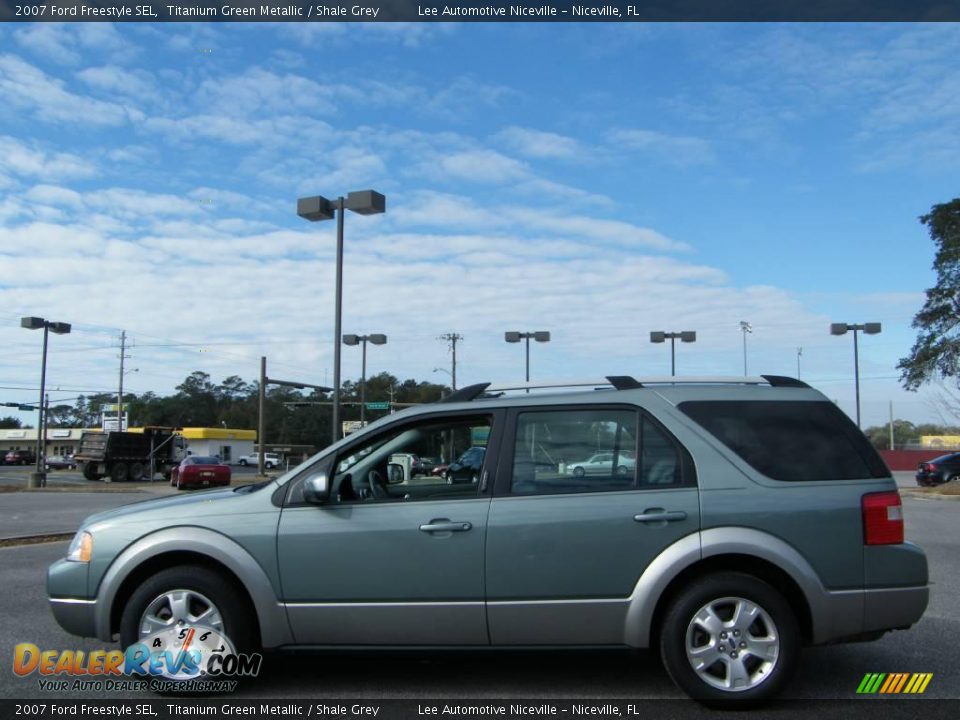 2007 Ford Freestyle SEL Titanium Green Metallic / Shale Grey Photo #2