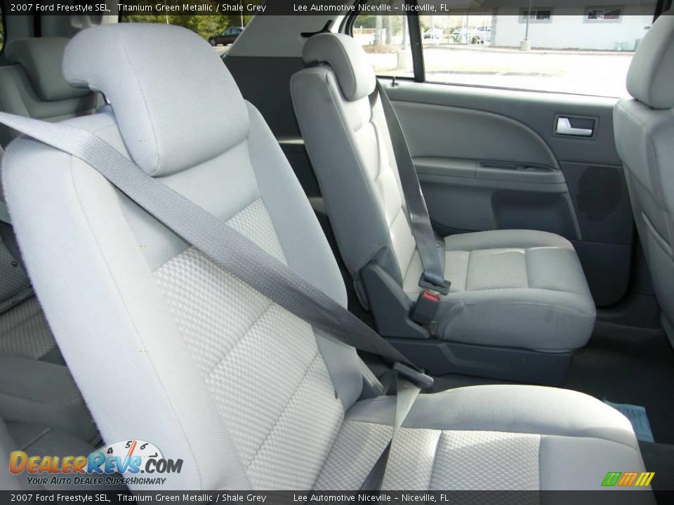 2007 Ford Freestyle SEL Titanium Green Metallic / Shale Grey Photo #27