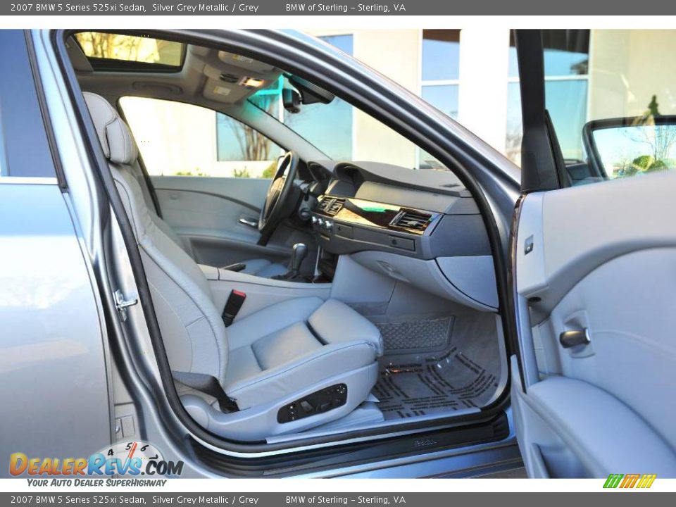2007 BMW 5 Series 525xi Sedan Silver Grey Metallic / Grey Photo #10