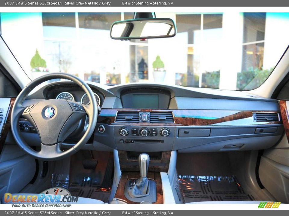2007 BMW 5 Series 525xi Sedan Silver Grey Metallic / Grey Photo #12