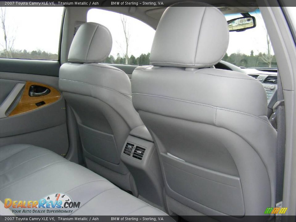 2007 Toyota Camry XLE V6 Titanium Metallic / Ash Photo #24