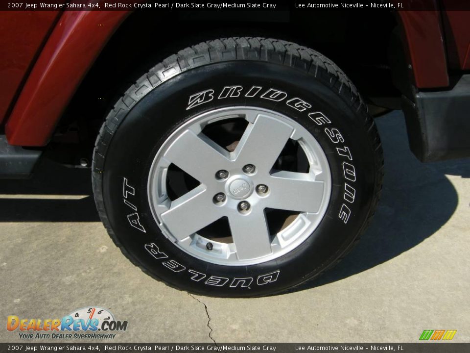2007 Jeep Wrangler Sahara 4x4 Red Rock Crystal Pearl / Dark Slate Gray/Medium Slate Gray Photo #10