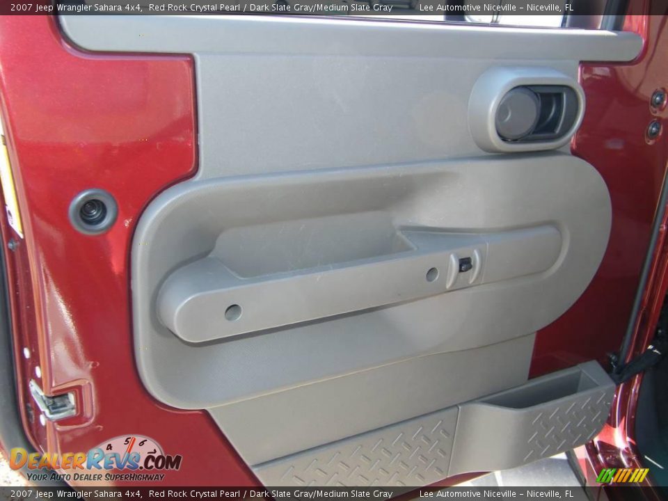 2007 Jeep Wrangler Sahara 4x4 Red Rock Crystal Pearl / Dark Slate Gray/Medium Slate Gray Photo #16