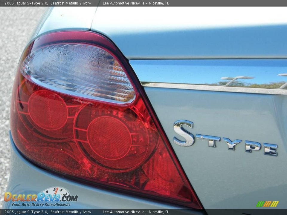 2005 Jaguar S-Type 3.0 Seafrost Metallic / Ivory Photo #11