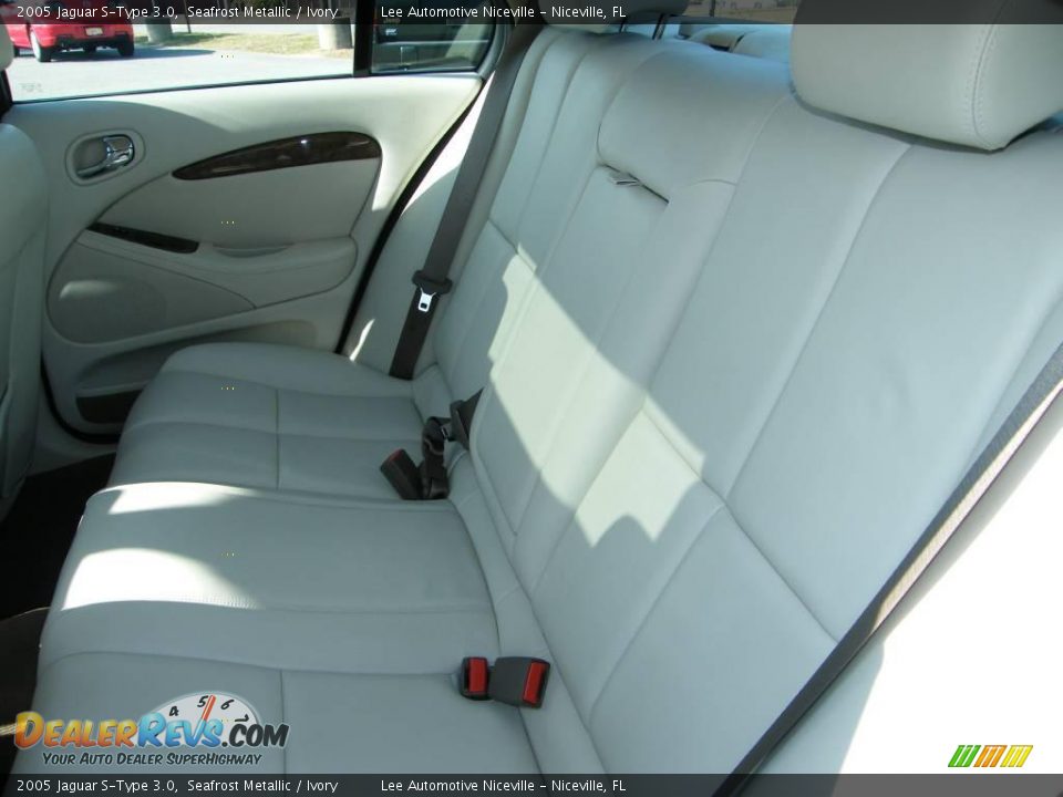 2005 Jaguar S-Type 3.0 Seafrost Metallic / Ivory Photo #23
