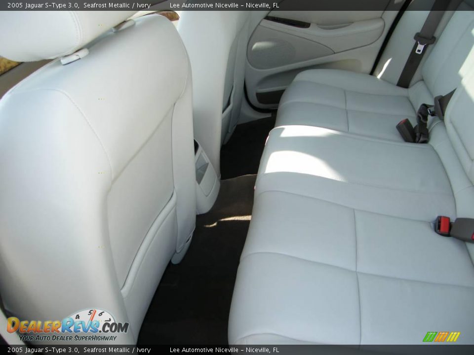 2005 Jaguar S-Type 3.0 Seafrost Metallic / Ivory Photo #24
