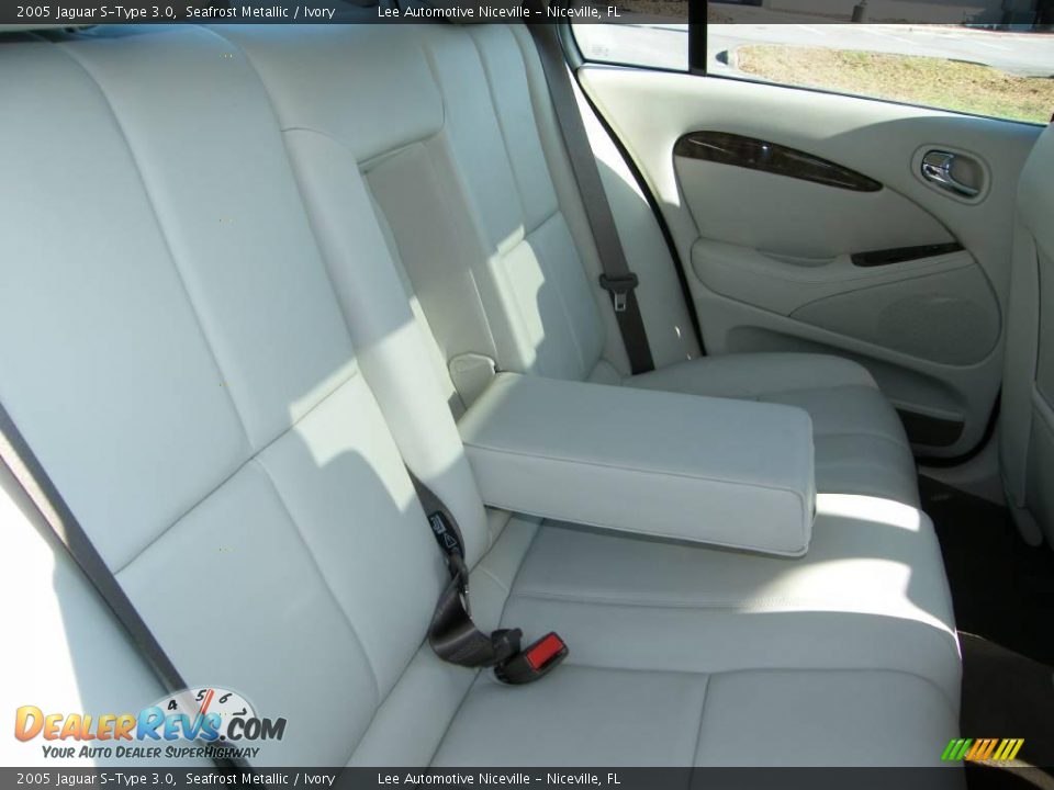 2005 Jaguar S-Type 3.0 Seafrost Metallic / Ivory Photo #27