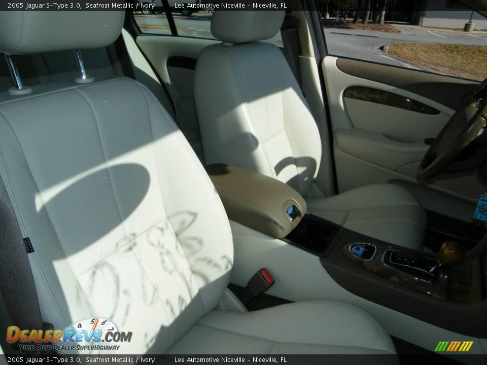 2005 Jaguar S-Type 3.0 Seafrost Metallic / Ivory Photo #28