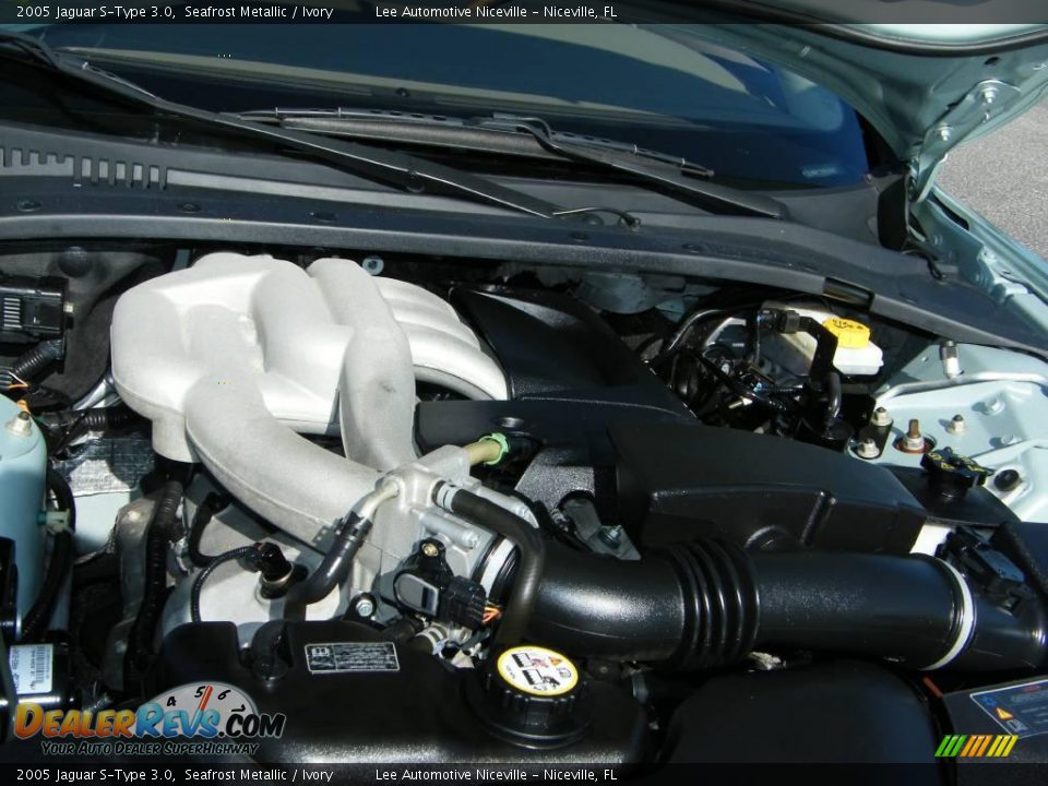 2005 Jaguar S-Type 3.0 Seafrost Metallic / Ivory Photo #30