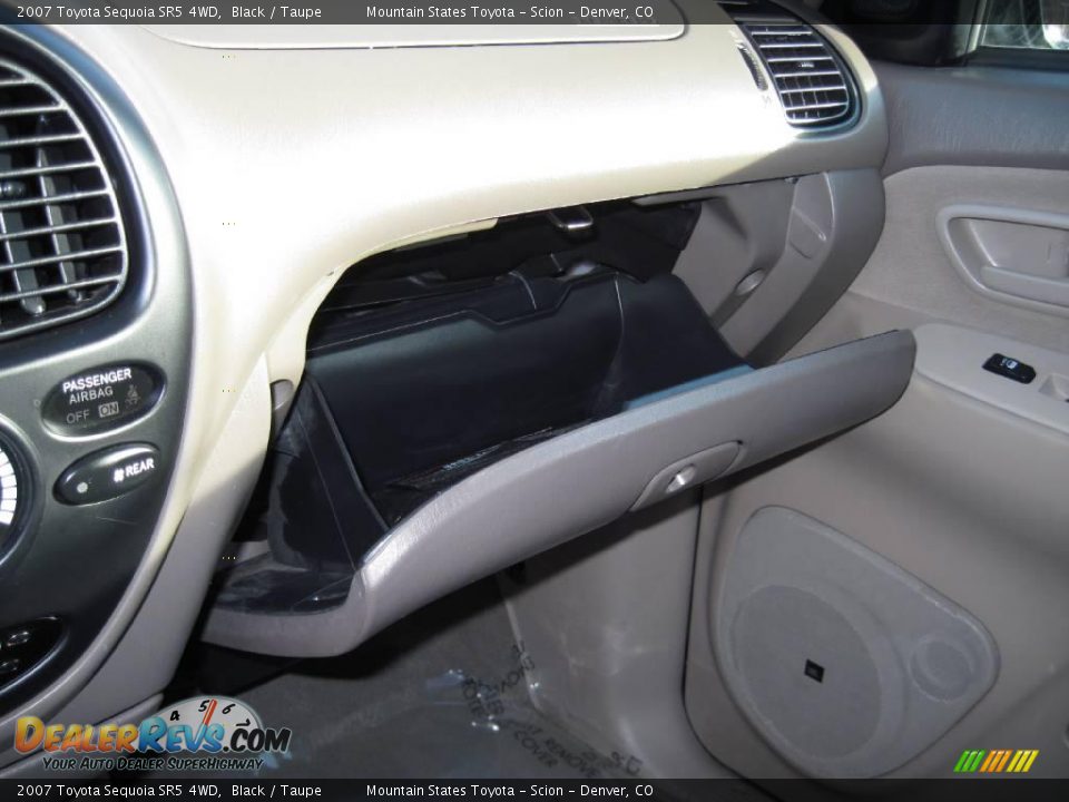 2007 Toyota Sequoia SR5 4WD Black / Taupe Photo #18