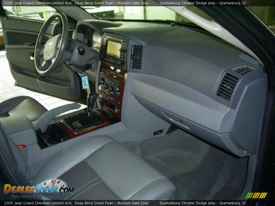 2005 Jeep Grand Cherokee Limited 4x4 Deep Beryl Green Pearl / Medium Slate Gray Photo #23