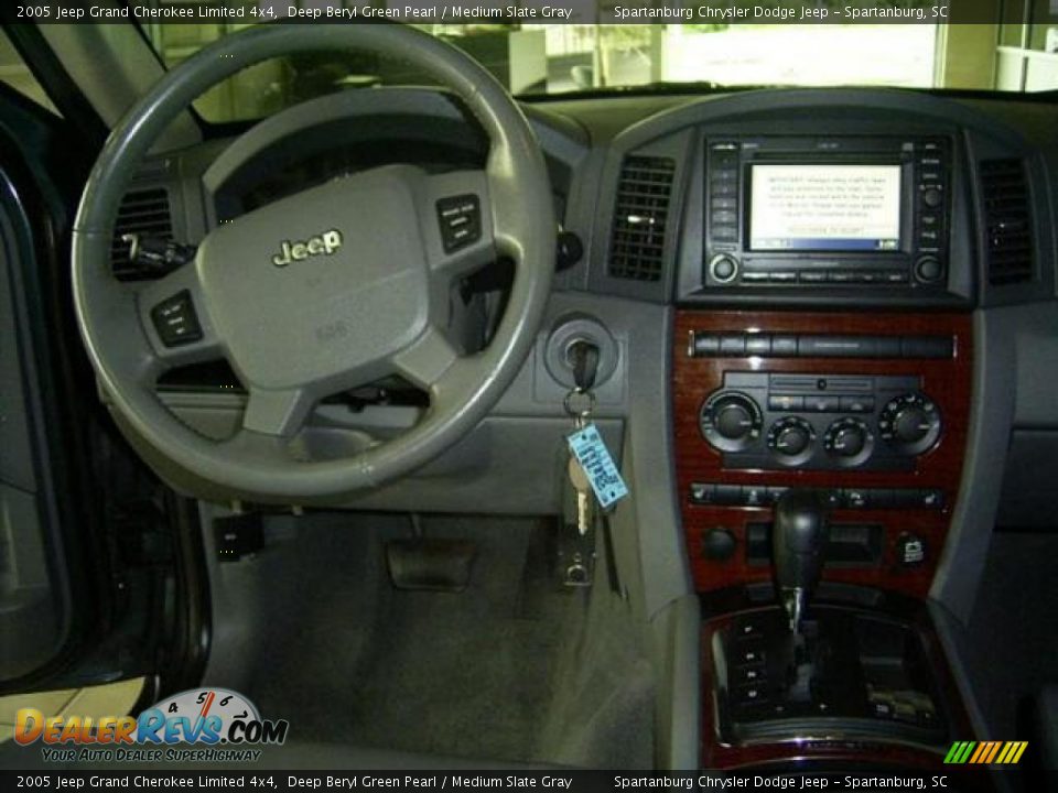 2005 Jeep Grand Cherokee Limited 4x4 Deep Beryl Green Pearl / Medium Slate Gray Photo #24