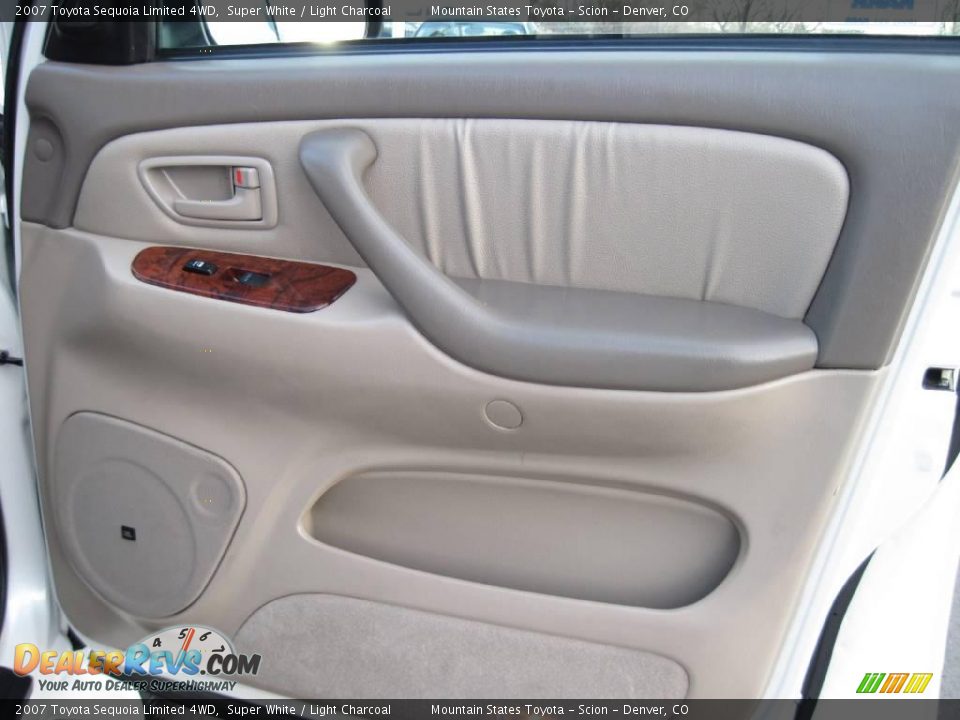 2007 Toyota Sequoia Limited 4WD Super White / Light Charcoal Photo #8