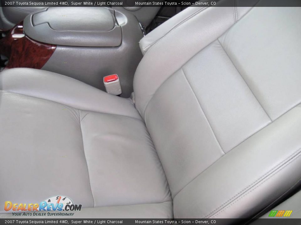 2007 Toyota Sequoia Limited 4WD Super White / Light Charcoal Photo #11