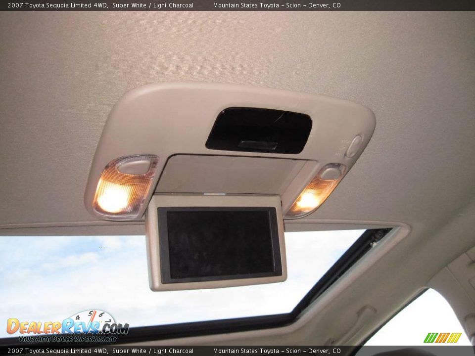 2007 Toyota Sequoia Limited 4WD Super White / Light Charcoal Photo #21
