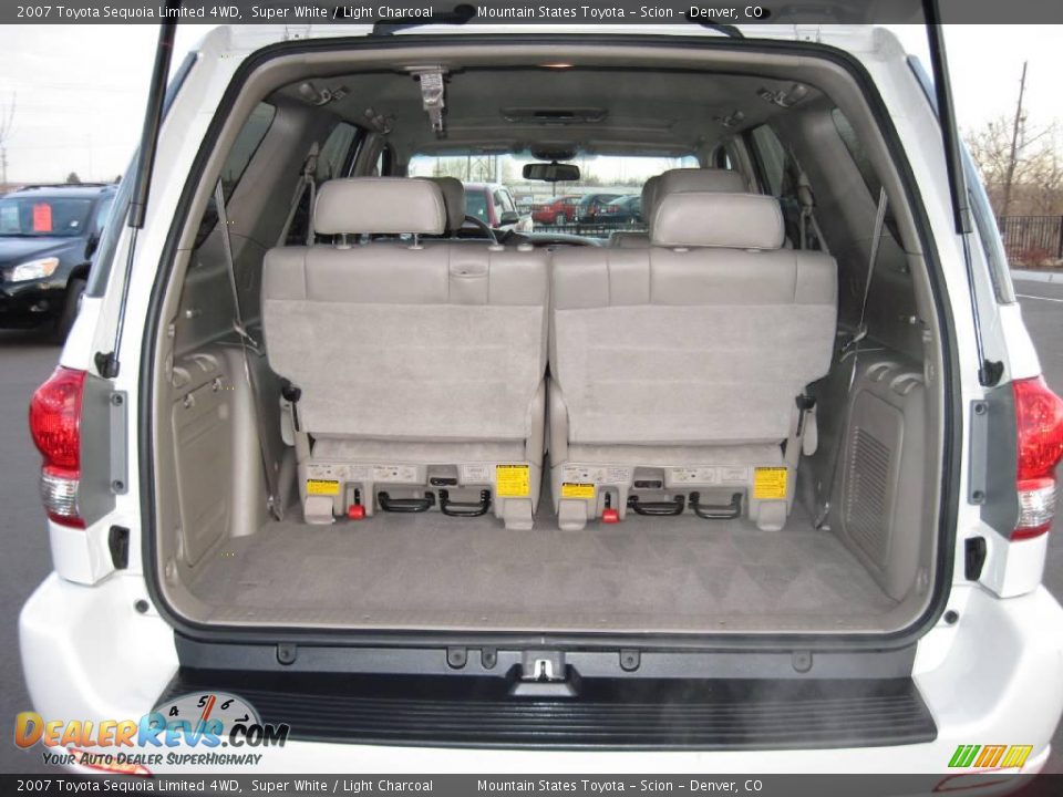 2007 Toyota Sequoia Limited 4WD Super White / Light Charcoal Photo #23