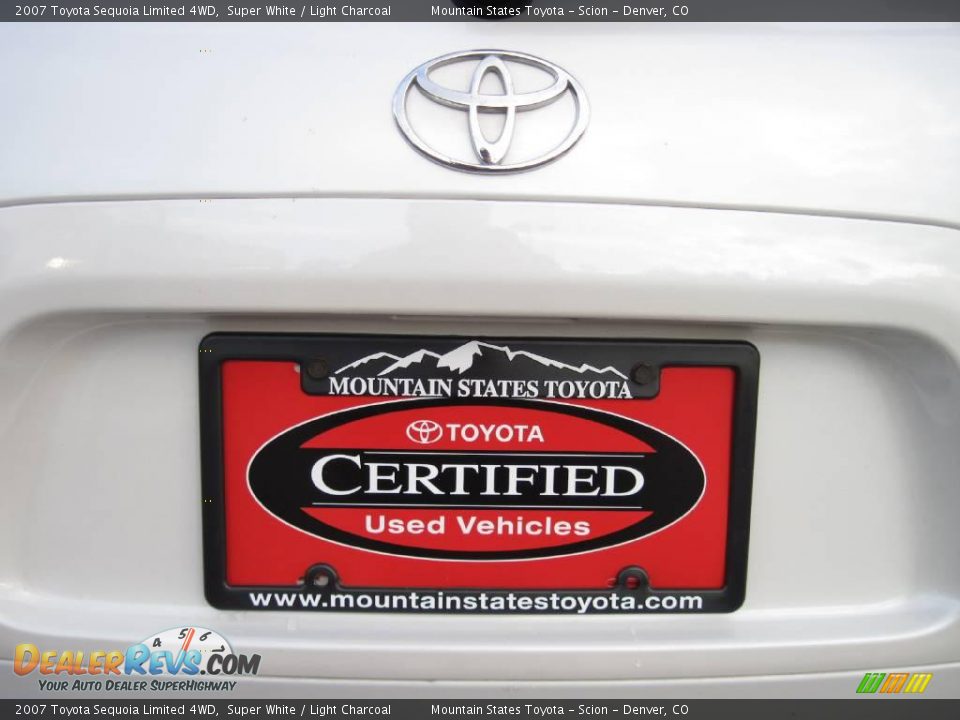 2007 Toyota Sequoia Limited 4WD Super White / Light Charcoal Photo #25