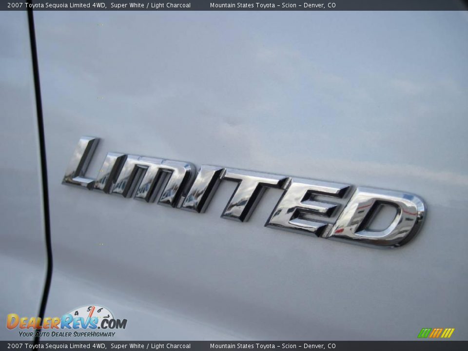2007 Toyota Sequoia Limited 4WD Super White / Light Charcoal Photo #27