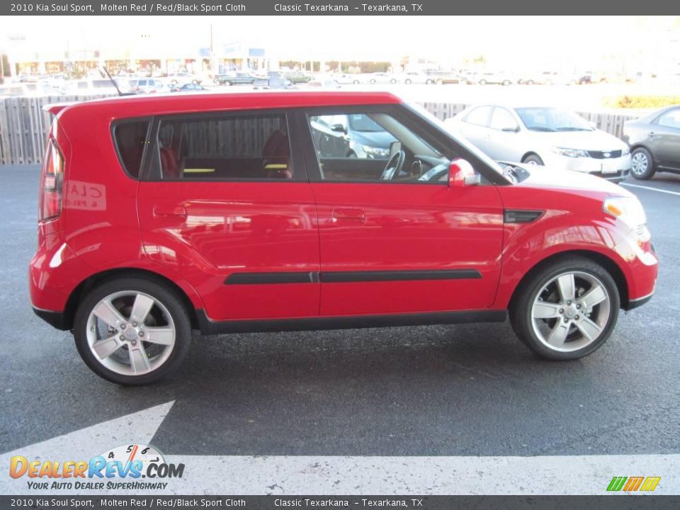 2010 Kia Soul Sport Molten Red / Red/Black Sport Cloth Photo #4