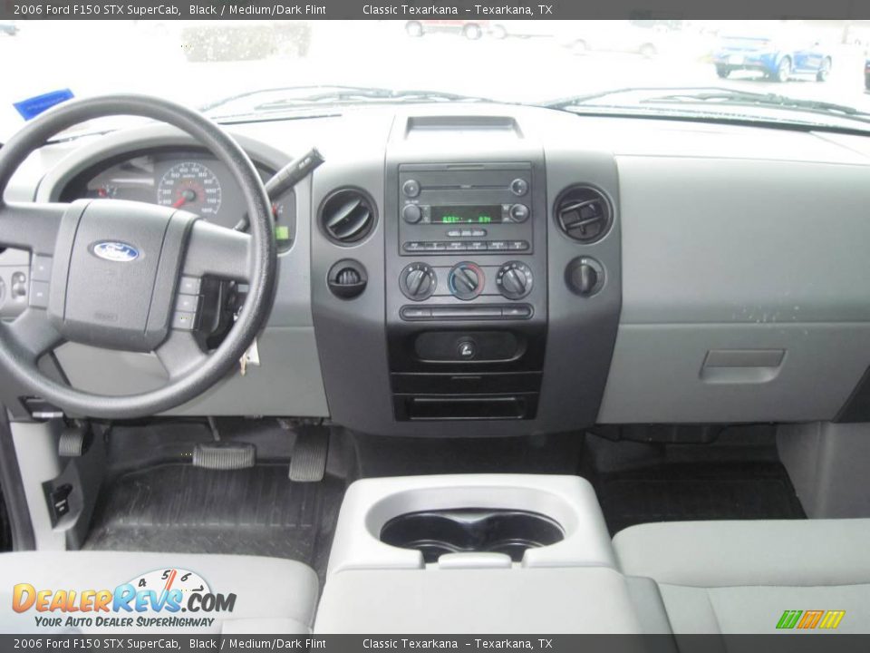2006 Ford F150 STX SuperCab Black / Medium/Dark Flint Photo #11