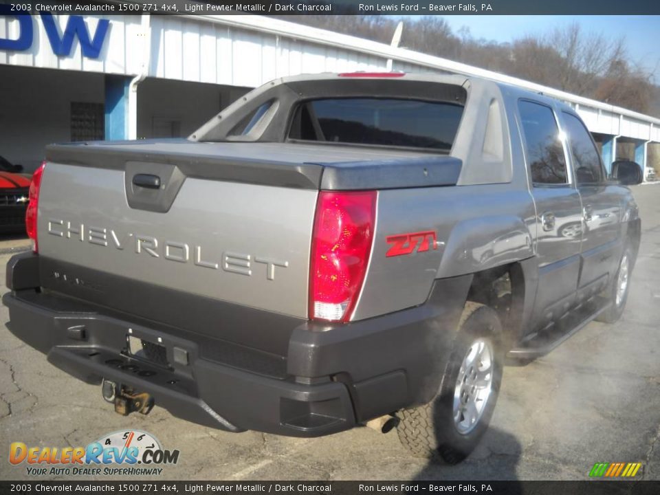 2003 Chevrolet Avalanche 1500 Z71 4x4 Light Pewter Metallic / Dark Charcoal Photo #2