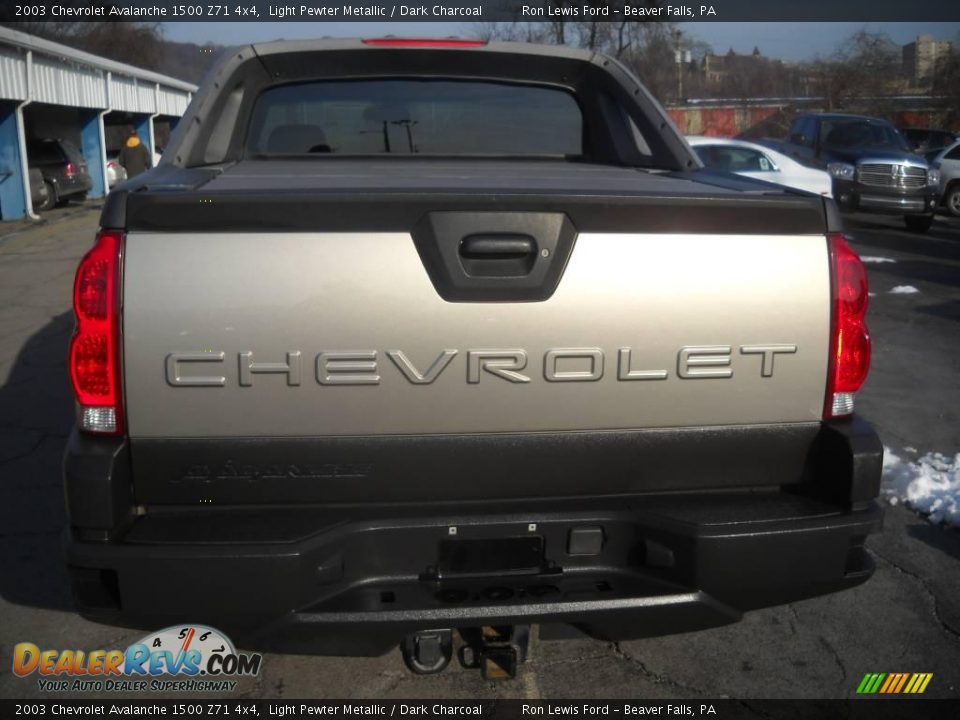 2003 Chevrolet Avalanche 1500 Z71 4x4 Light Pewter Metallic / Dark Charcoal Photo #3