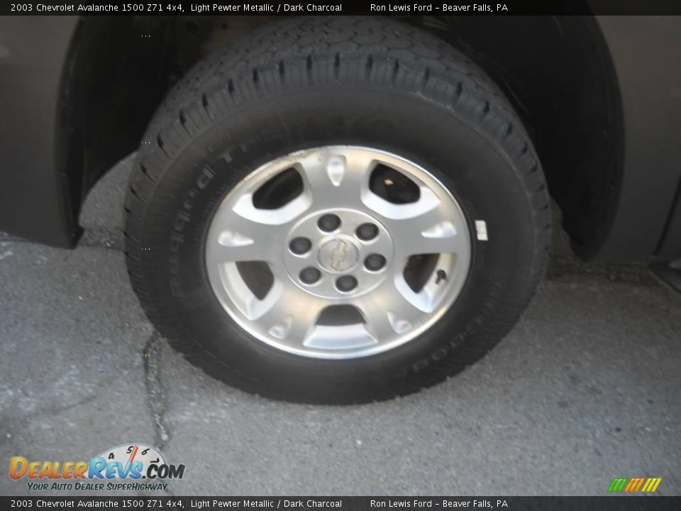 2003 Chevrolet Avalanche 1500 Z71 4x4 Light Pewter Metallic / Dark Charcoal Photo #17