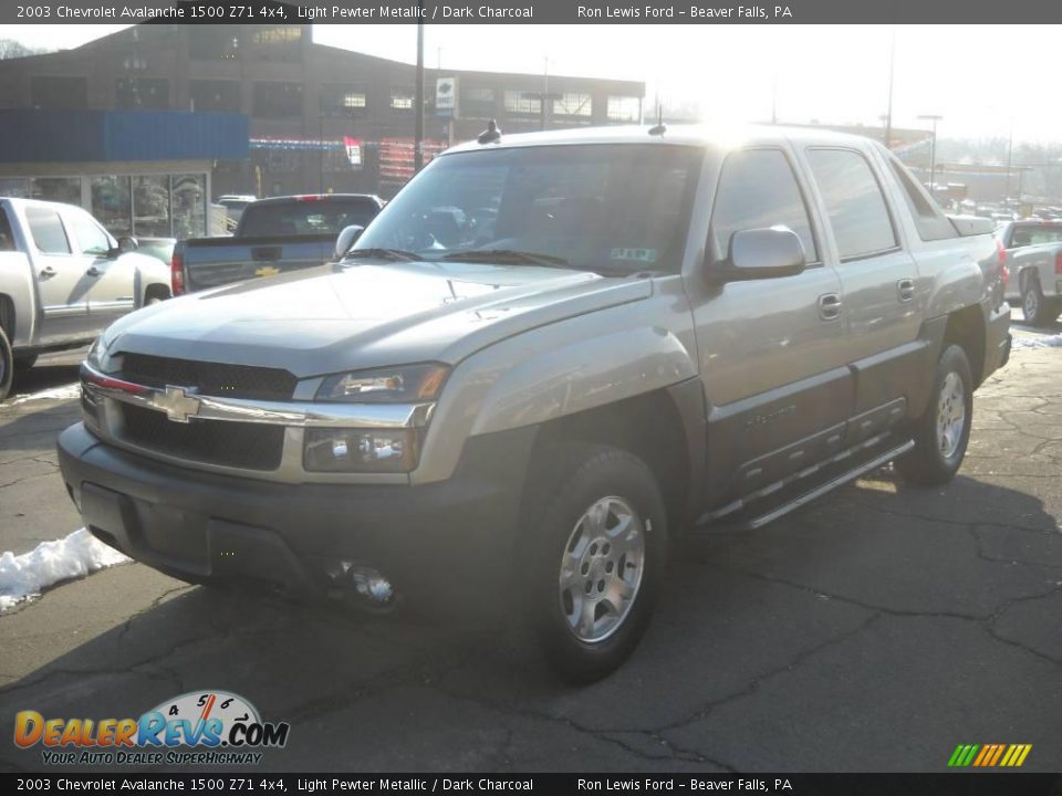2003 Chevrolet Avalanche 1500 Z71 4x4 Light Pewter Metallic / Dark Charcoal Photo #18