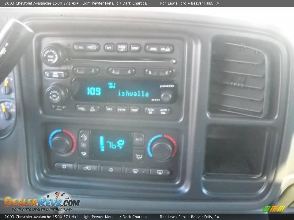 2003 Chevrolet Avalanche 1500 Z71 4x4 Light Pewter Metallic / Dark Charcoal Photo #22