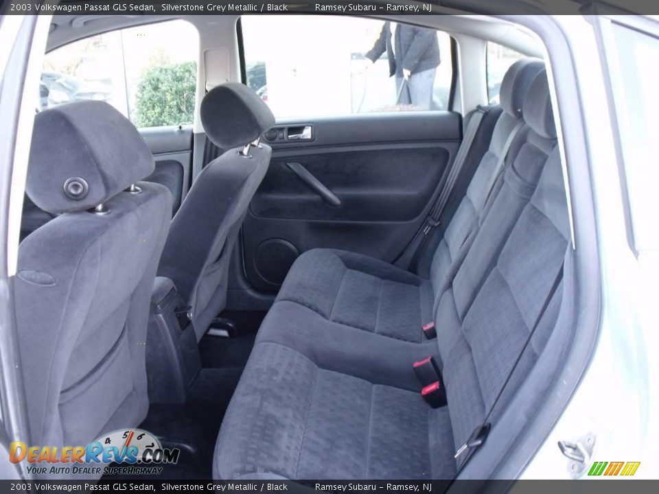 2003 Volkswagen Passat GLS Sedan Silverstone Grey Metallic / Black Photo #10