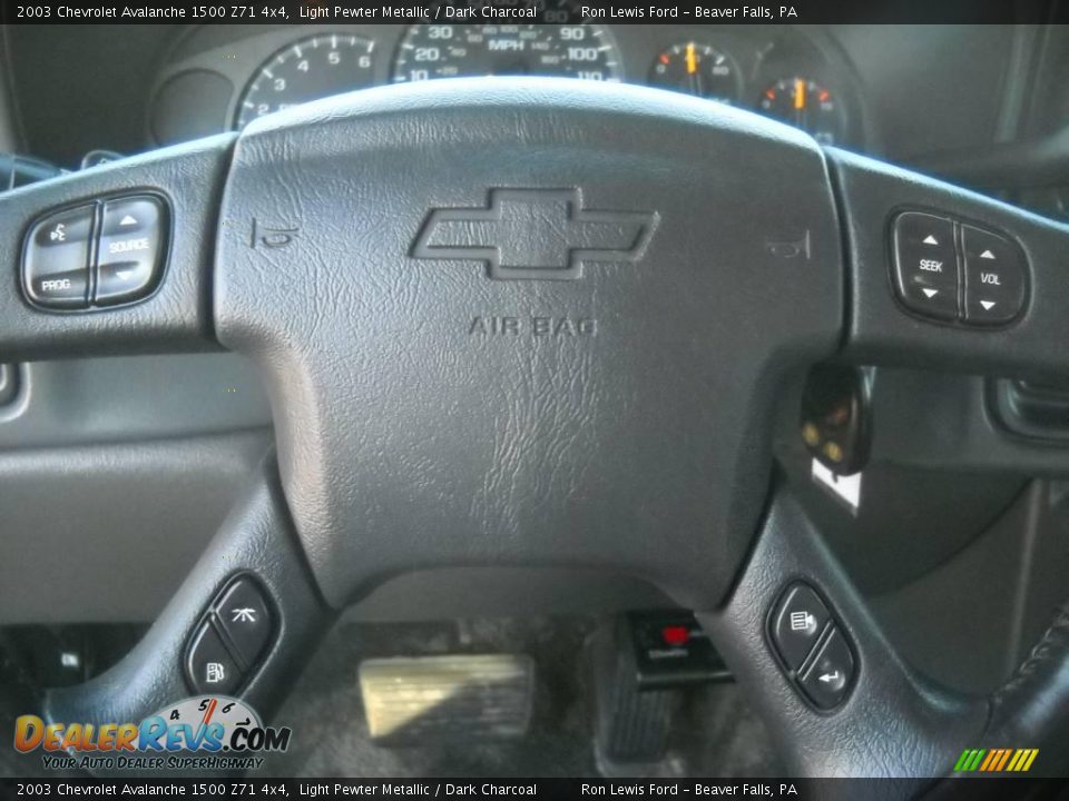 2003 Chevrolet Avalanche 1500 Z71 4x4 Light Pewter Metallic / Dark Charcoal Photo #24