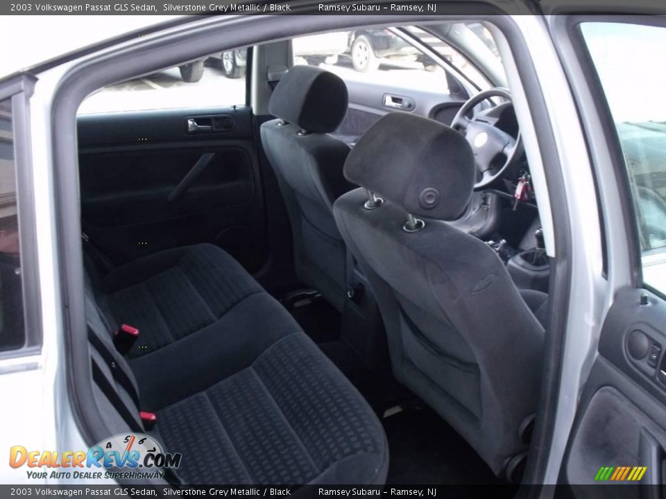 2003 Volkswagen Passat GLS Sedan Silverstone Grey Metallic / Black Photo #12
