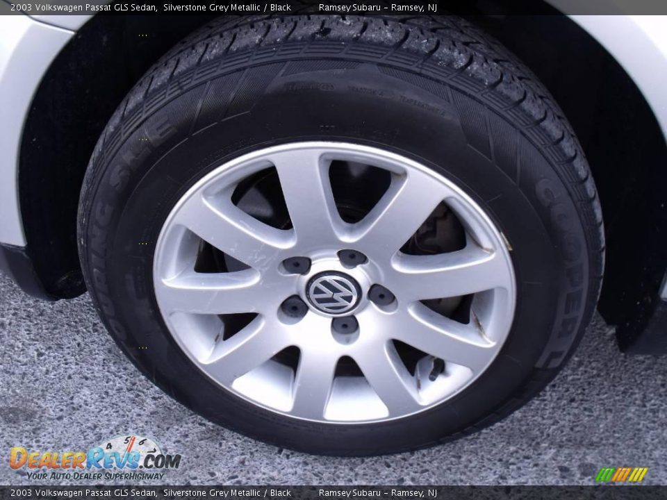 2003 Volkswagen Passat GLS Sedan Silverstone Grey Metallic / Black Photo #16