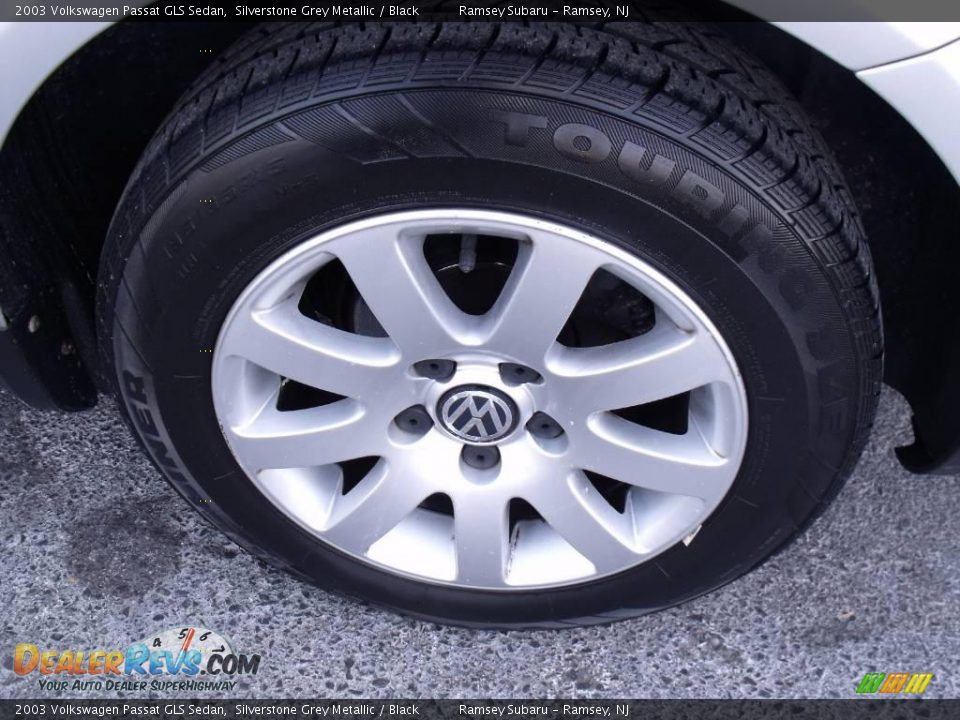 2003 Volkswagen Passat GLS Sedan Silverstone Grey Metallic / Black Photo #17