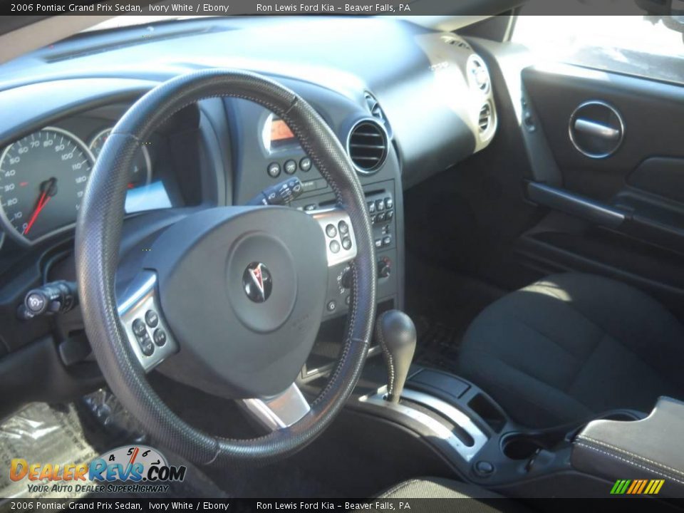 2006 Pontiac Grand Prix Sedan Ivory White / Ebony Photo #7