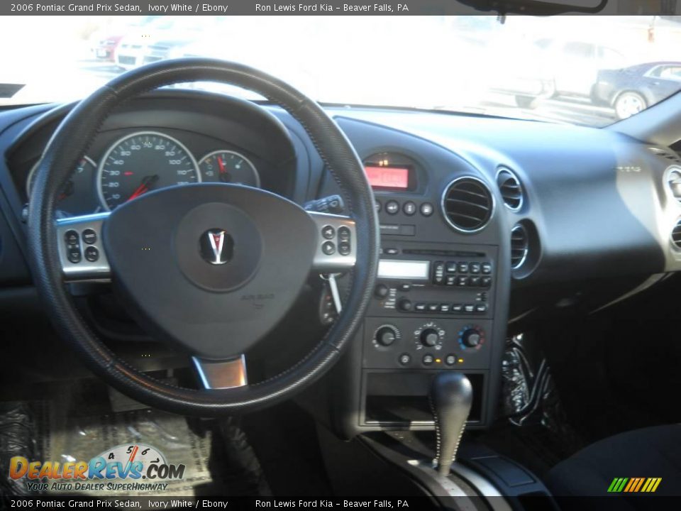 2006 Pontiac Grand Prix Sedan Ivory White / Ebony Photo #10