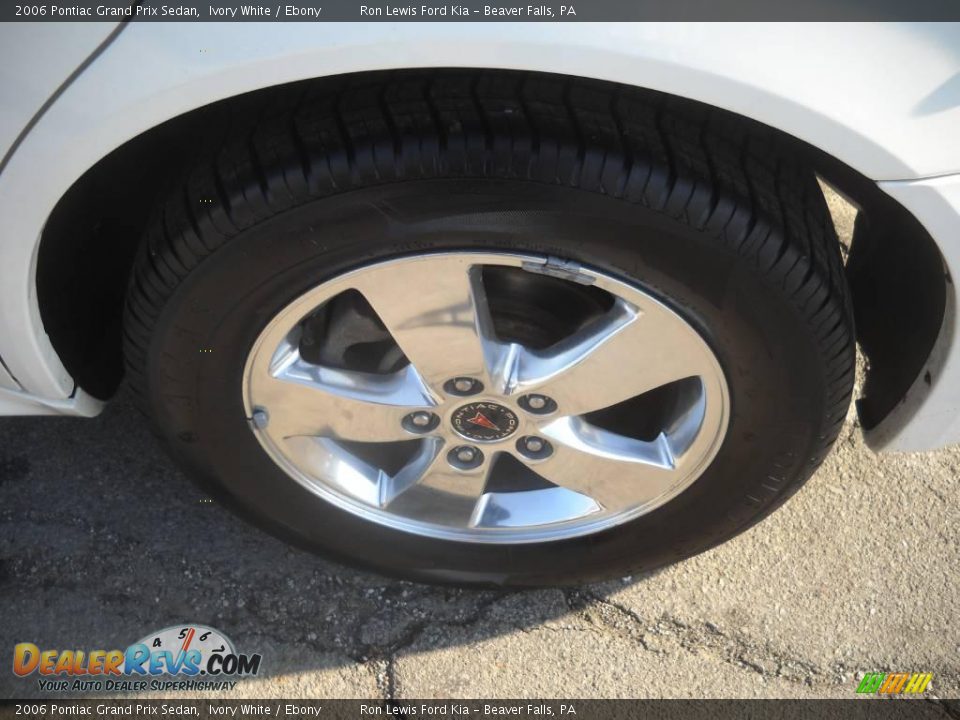 2006 Pontiac Grand Prix Sedan Ivory White / Ebony Photo #12