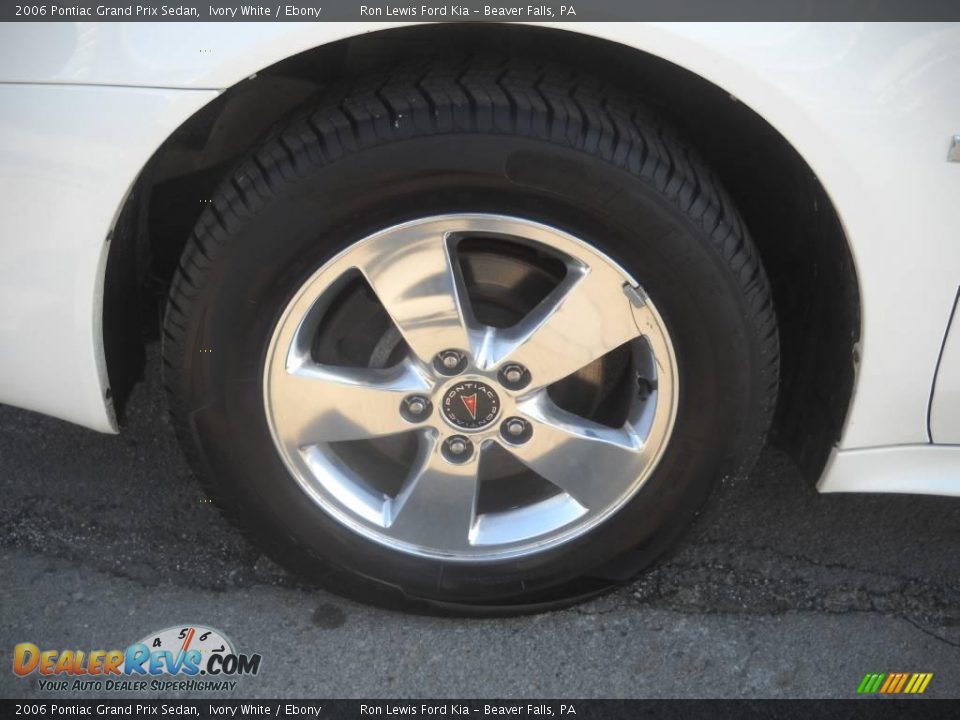 2006 Pontiac Grand Prix Sedan Ivory White / Ebony Photo #16