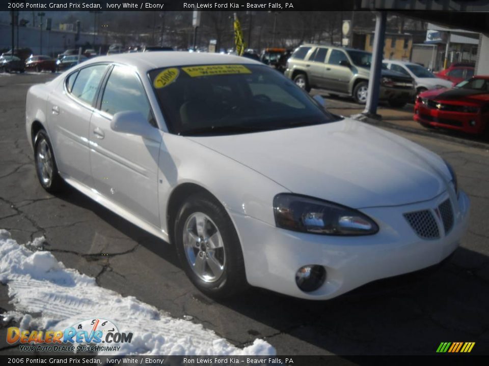2006 Pontiac Grand Prix Sedan Ivory White / Ebony Photo #19
