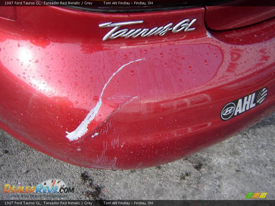 1997 Ford Taurus GL Toreador Red Metallic / Grey Photo #4