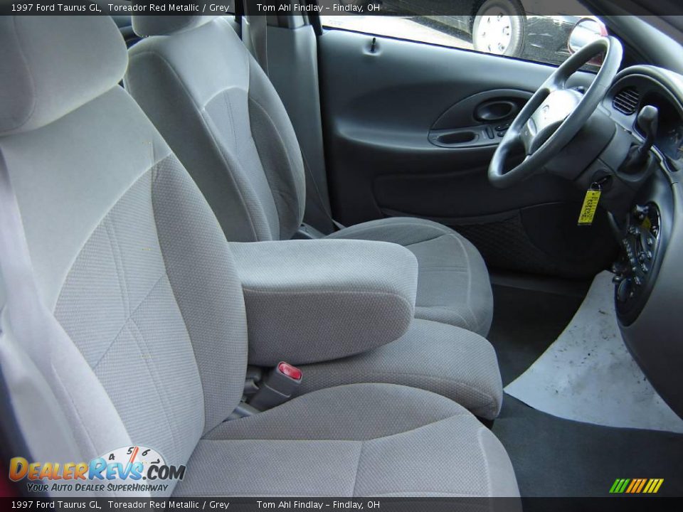 1997 Ford Taurus GL Toreador Red Metallic / Grey Photo #13