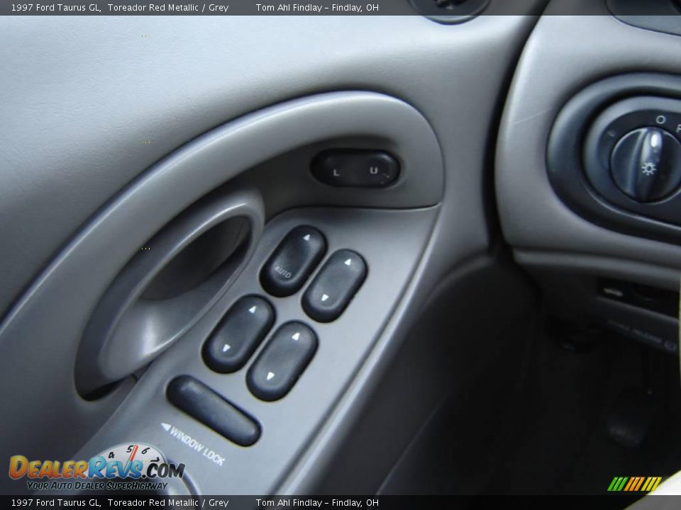 1997 Ford Taurus GL Toreador Red Metallic / Grey Photo #17