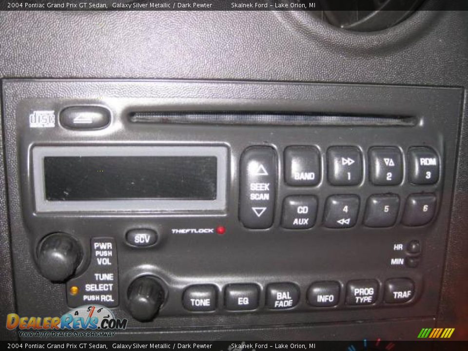 2004 Pontiac Grand Prix GT Sedan Galaxy Silver Metallic / Dark Pewter Photo #29