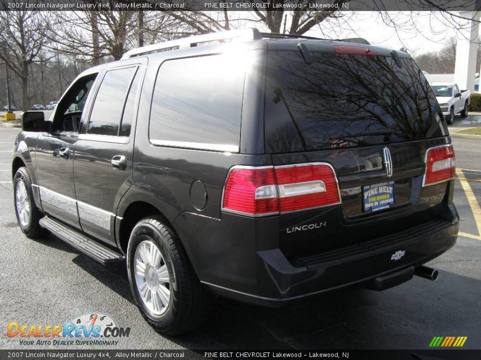 2007 Lincoln Navigator Luxury 4x4 Alloy Metallic / Charcoal Photo #4