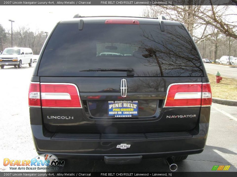 2007 Lincoln Navigator Luxury 4x4 Alloy Metallic / Charcoal Photo #5