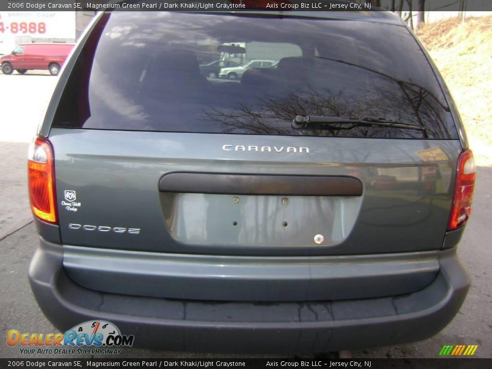 2006 Dodge Caravan SE Magnesium Green Pearl / Dark Khaki/Light Graystone Photo #4