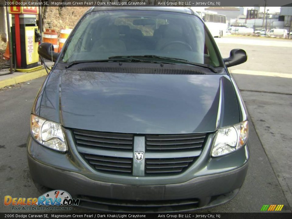2006 Dodge Caravan SE Magnesium Green Pearl / Dark Khaki/Light Graystone Photo #12
